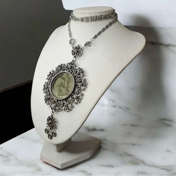 Collier Vintage Goldette - Médaillon Camée En Verre Intaille, 4 Chaînes Argenté - Occasion Excellent état